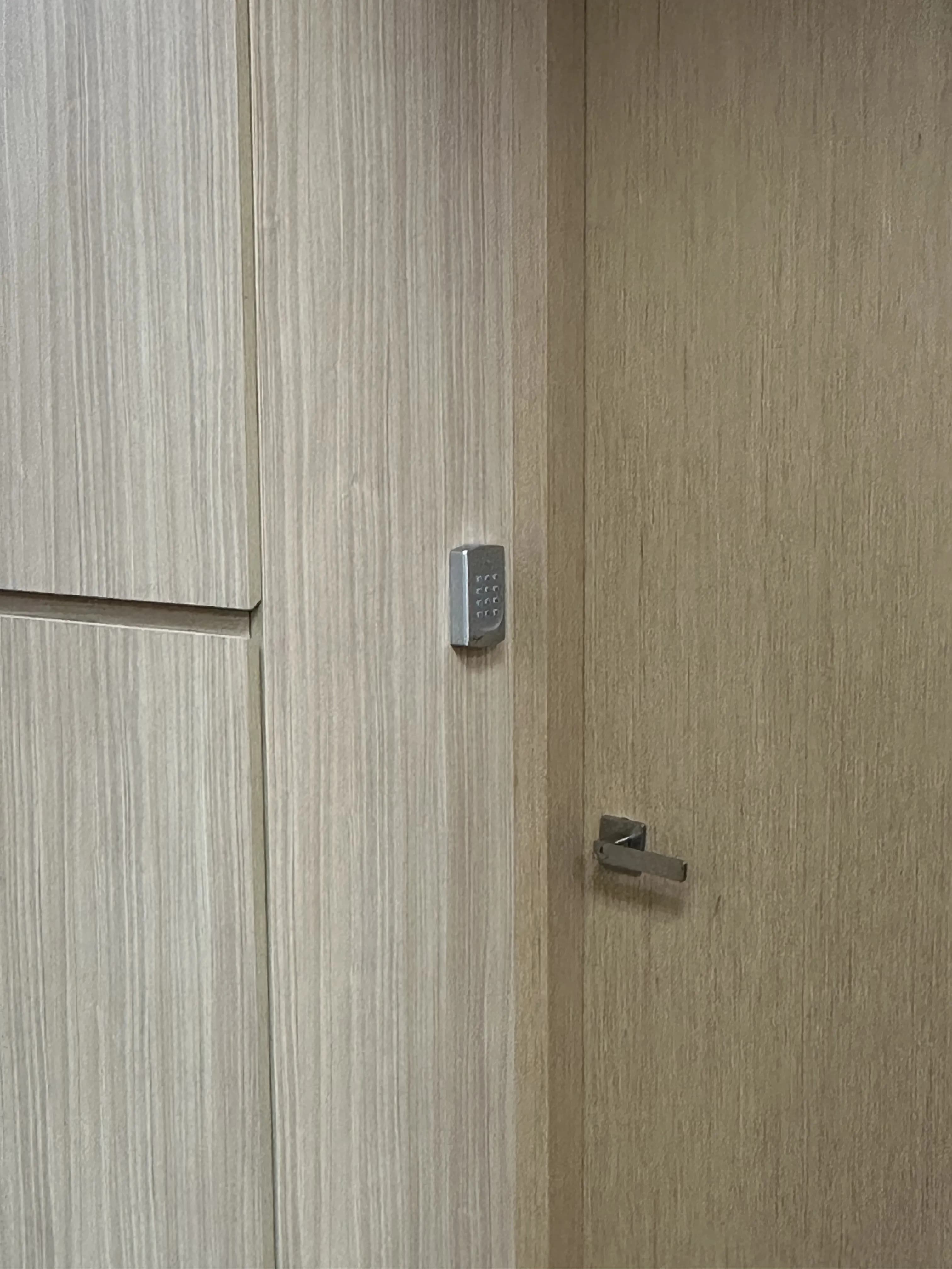 木紋門框密碼讀卡機門禁安裝 簡約美觀